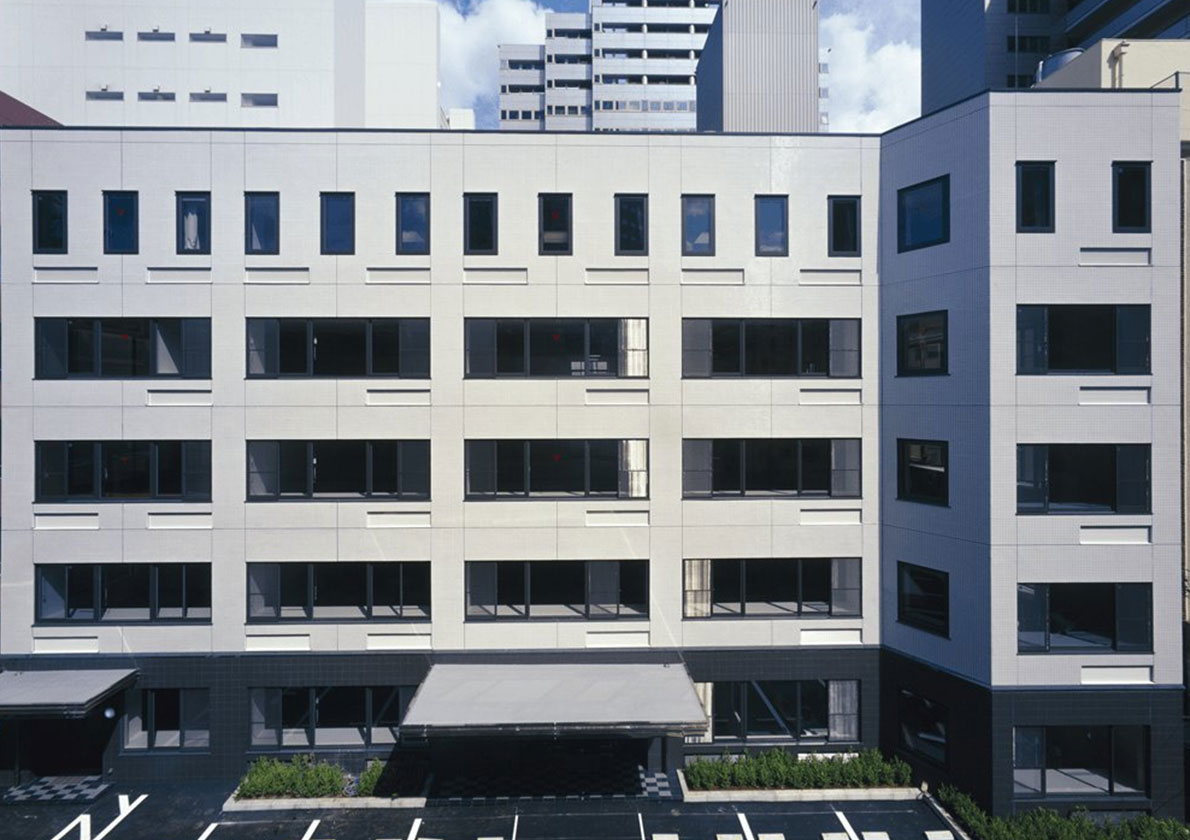 日本梱包運輸倉庫 本社ビル